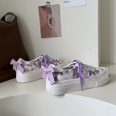 Jauns krāsainu sieviešu kedu modelis ar lentīti vairākās krāsās