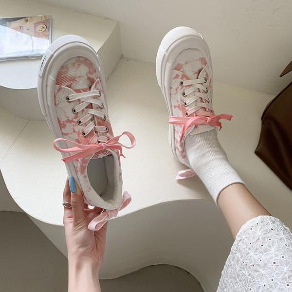 Jauns krāsainu sieviešu kedu modelis ar lentīti vairākās krāsās