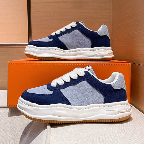 Öko-seemisnahast vabaaja tossud paeltega