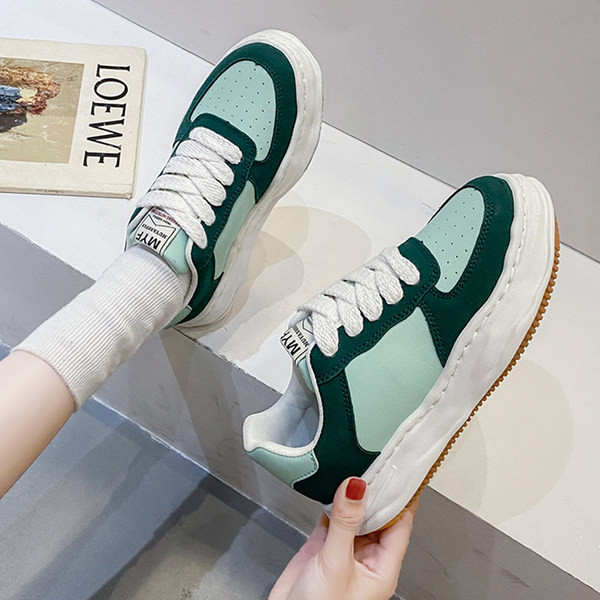 Öko-seemisnahast vabaaja tossud paeltega