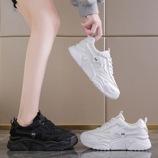 Kareda tallaga ökonahast sportlikud ja vabaaja tossud naistele