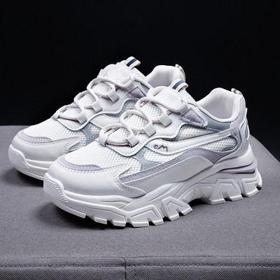 Moodsad krobelise tallaga tossud naistele