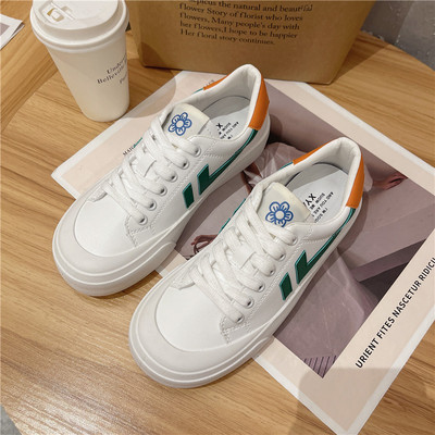 Lameda tallaga naiste tossude uus mudel - kolme värvi