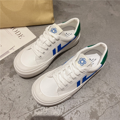 Lameda tallaga naiste tossude uus mudel - kolme värvi