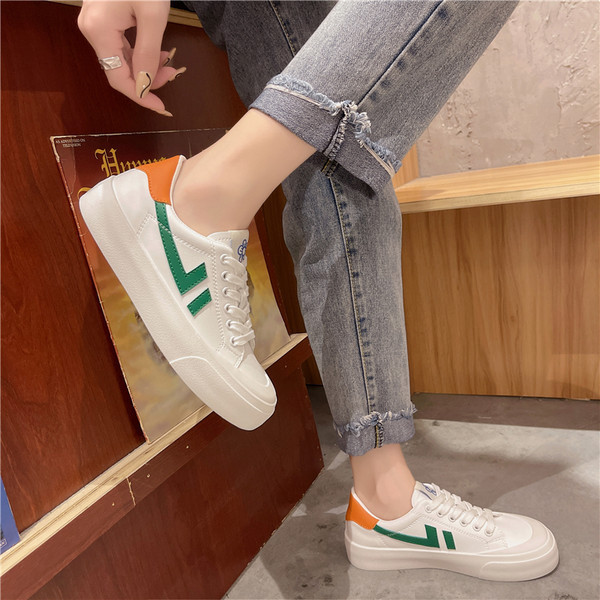 Lameda tallaga naiste tossude uus mudel - kolme värvi