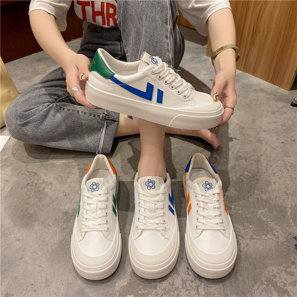 Lameda tallaga naiste tossude uus mudel - kolme värvi