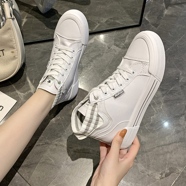 Naiste tossud ökonahast lameda tallaga - valget värvi