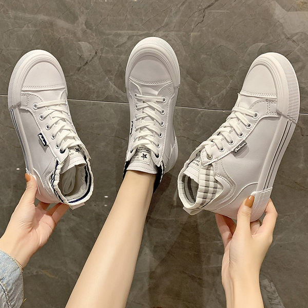 Naiste tossud ökonahast lameda tallaga - valget värvi