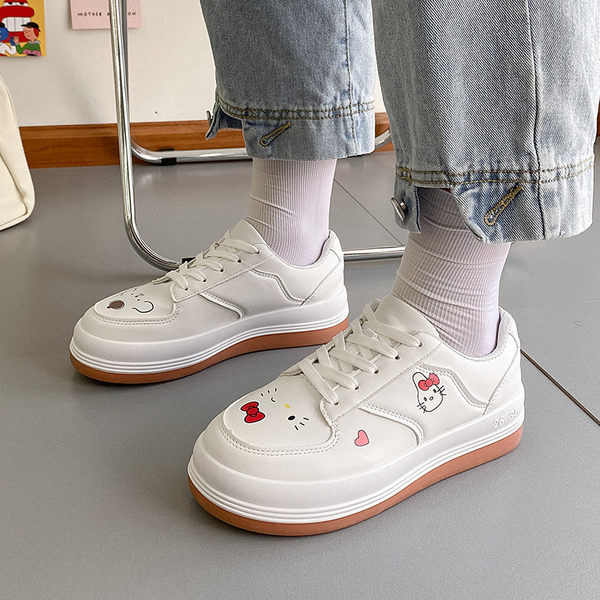 Naiste nahast tossud aplikatsiooni ja paeltega