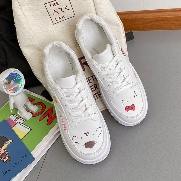 Naiste nahast tossud aplikatsiooni ja paeltega