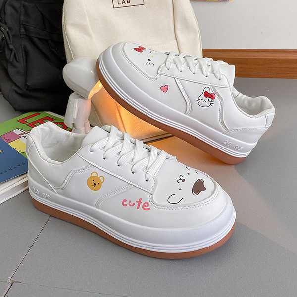 Naiste nahast tossud aplikatsiooni ja paeltega