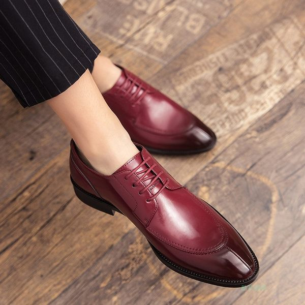 Jauns vīriešu elegantu apavu modelis ar šņorēm vairākās krāsās