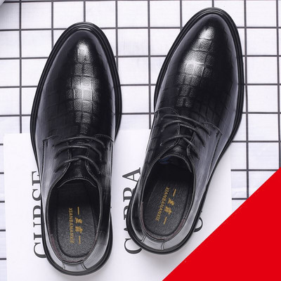 Moodsad paeltega kunstnahast meeste kingad