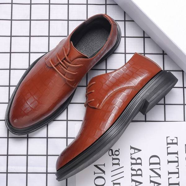 Moodsad paeltega kunstnahast meeste kingad