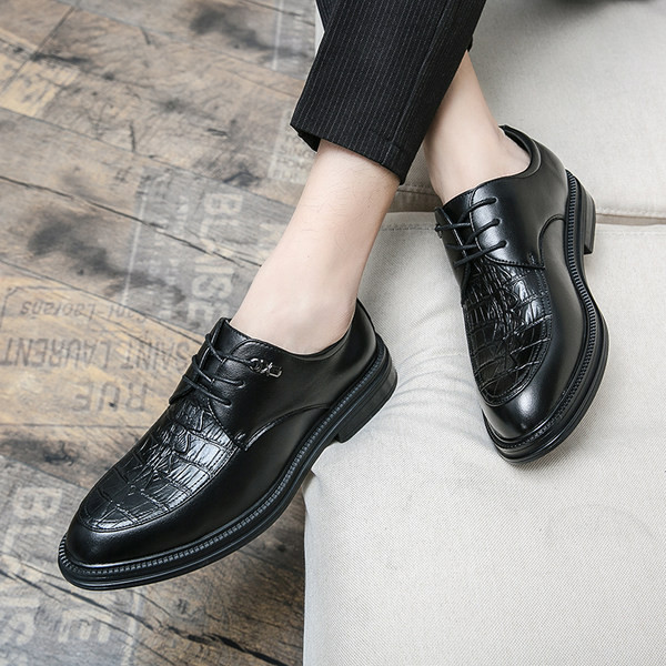 Öko bőrből készült, fekete fűzős férfi cipő új modellje