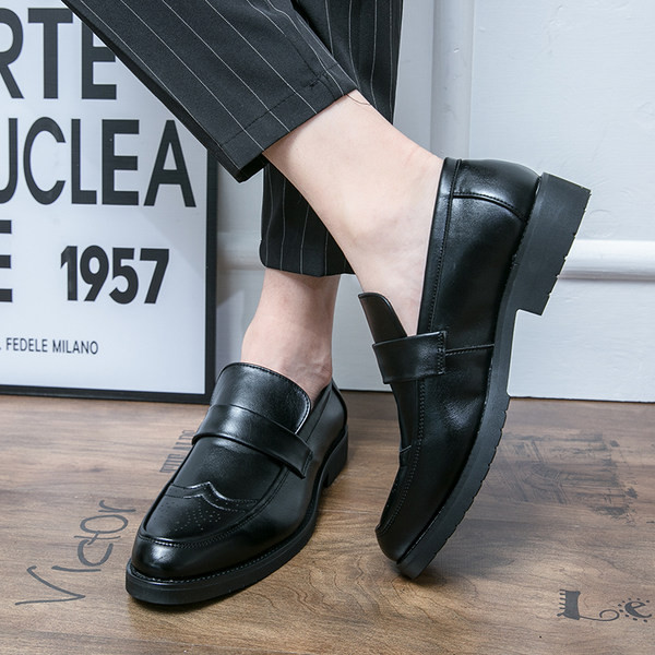 Musta värvi vabaaja meeste nahast kingad