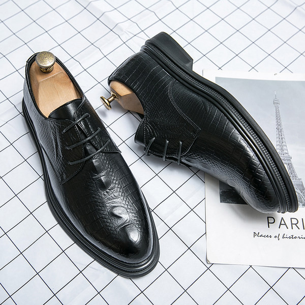 Modern férfi cipő fekete és barna fűzővel