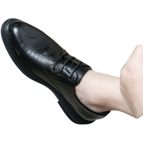 Modern férfi cipő fekete és barna fűzővel