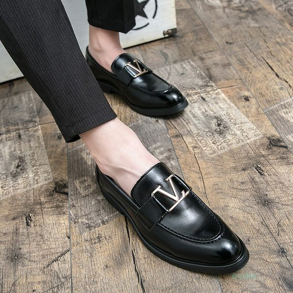 Új modell férfi műbőr cipő fém csattal