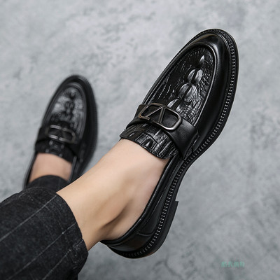 Öko-nahast moodsad metallielemendiga musta värvi meeste kingad