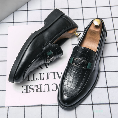 Öko-nahast moodsad metallielemendiga musta värvi meeste kingad