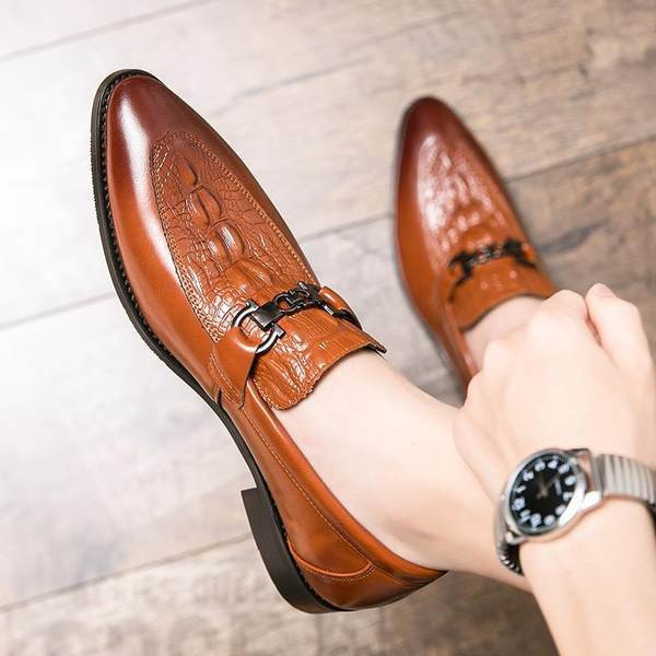 Metallelemendiga kunstnahast meeste pidulikud kingad