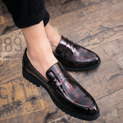 Vīriešu formāli apavi no lakota smaila modeļa