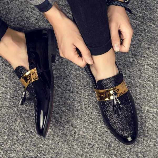 Vīriešu formāli apavi no lakota smaila modeļa