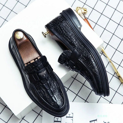 Eleganti vīriešu apavi no mākslīgās ādas ar metāla sprādzi