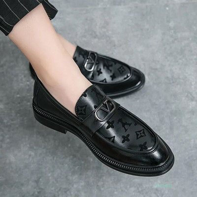 Eleganti vīriešu apavi no mākslīgās ādas ar metāla sprādzi