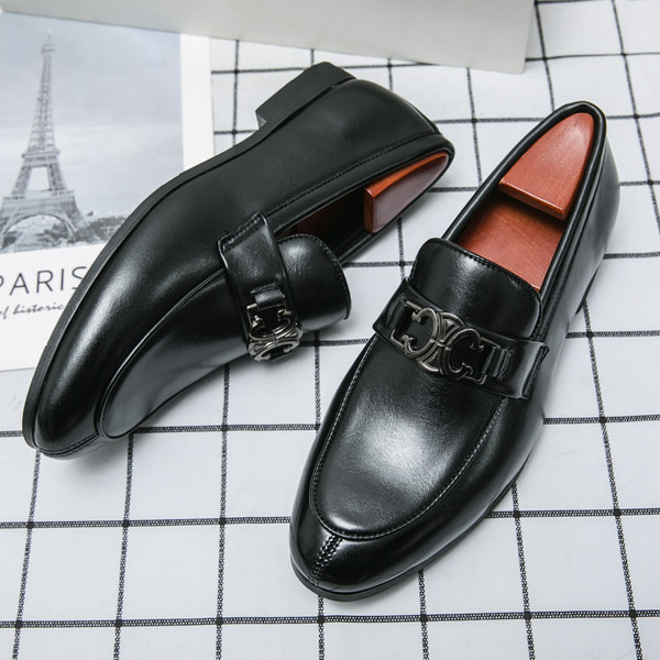 Eleganti vīriešu apavi ar metāla apdari