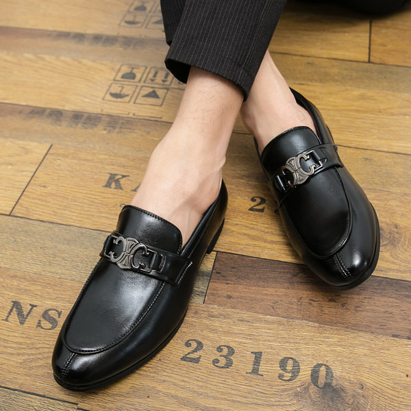 Eleganti vīriešu apavi ar metāla apdari