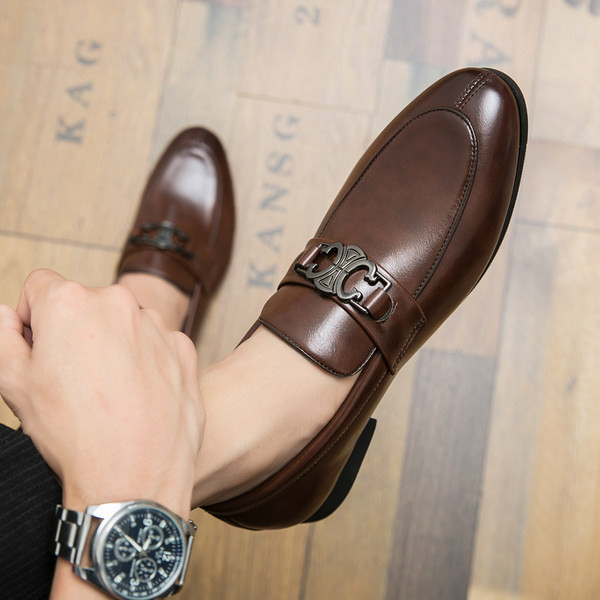 Eleganti vīriešu apavi ar metāla apdari