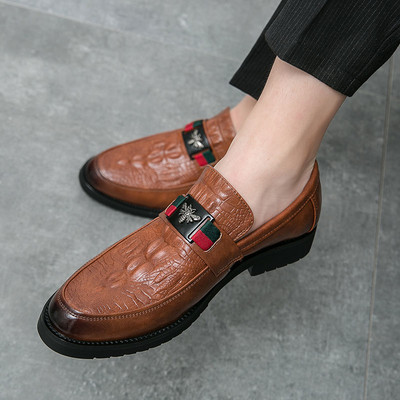 Uus metallelemendiga pidulike jalatsite mudel meestele