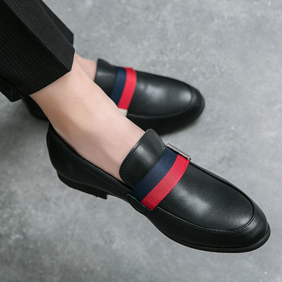 Uus metallelemendiga pidulike jalatsite mudel meestele