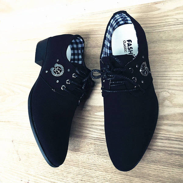 Meeste pidulikud kingad ökoseemisnahast, metallelemendiga