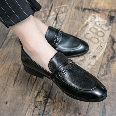 Moodsad metalldekooriga nahast kingad meestele