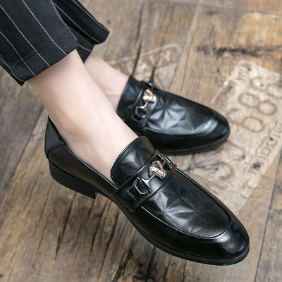 Moodsad metallist kaunistusega meeste teravatipulised kingad