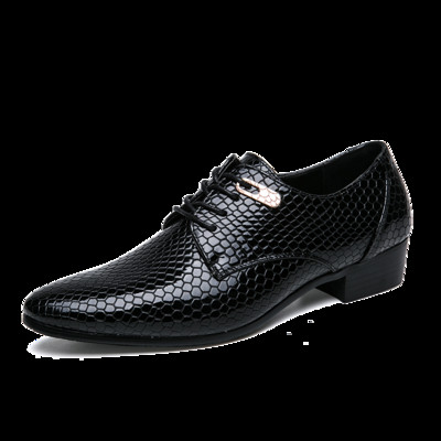 Jaunas vīriešu smailas formālas kurpes ar čūskas apdruku