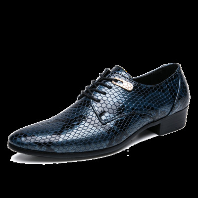 Jaunas vīriešu smailas formālas kurpes ar čūskas apdruku