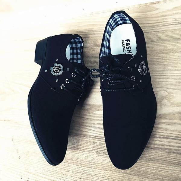 Vīriešu formālie apavi divi modeļi konusveida ar mežģīnēm