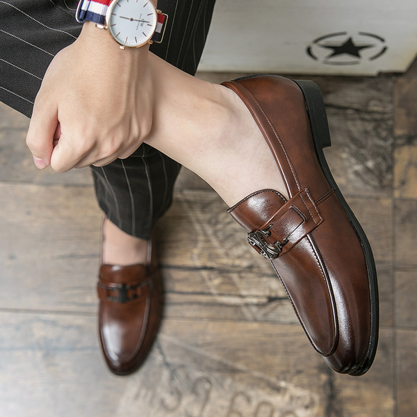 Metallist kaunistusega ökonahast meeste kingad