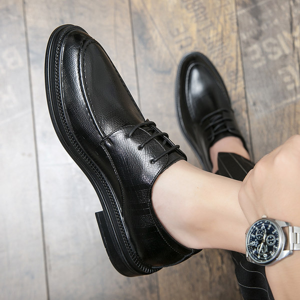 Meeste ökonahast paeltega kingad, mis sobivad pidulikuks sündmuseks