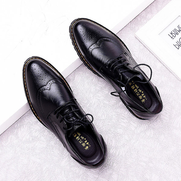 Perforeeritud ökonahast ja paeltest valmistatud meeste pidulikud kingad