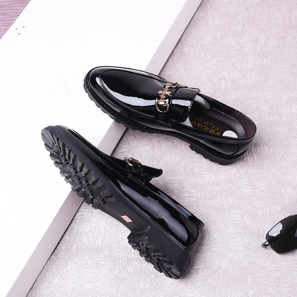 Ανδρικά επίσημα παπούτσια από λουστρίνι με μεταλλικό στοιχείο