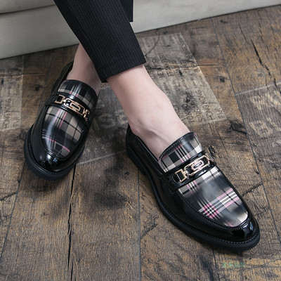 Uus metallelemendiga ökonahast meeste kingade mudel - kaks mudelit