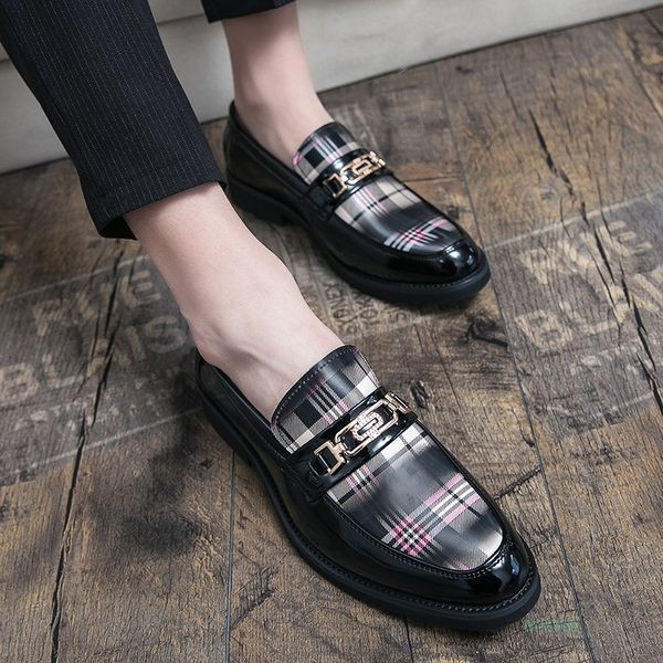 Uus metallelemendiga ökonahast meeste kingade mudel - kaks mudelit