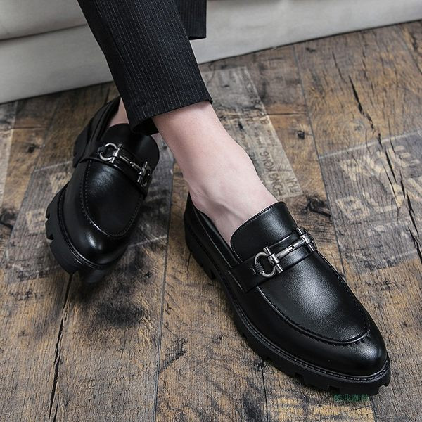 Metallist pandlaga vabaaja meeste nahast kingad