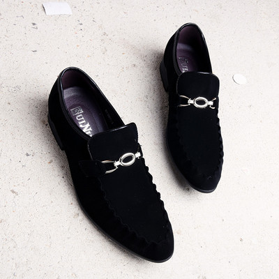 Vīriešu noapaļoti formālie apavi divi modeļi no eko ādas un eko zamšādas ar metāla elementu