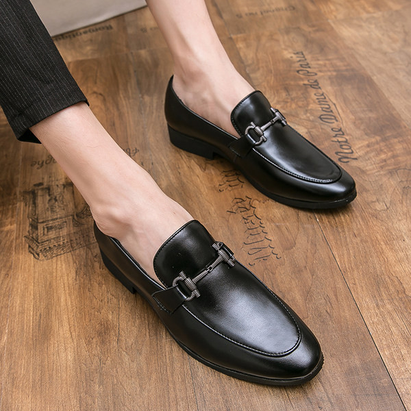 Elegantsed metallelemendiga kevad-sügis kingad